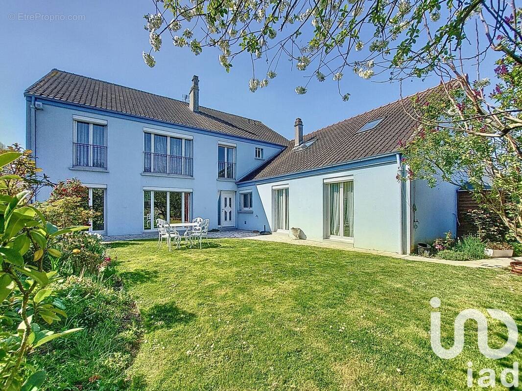 Photo 1 - Maison à ELANCOURT