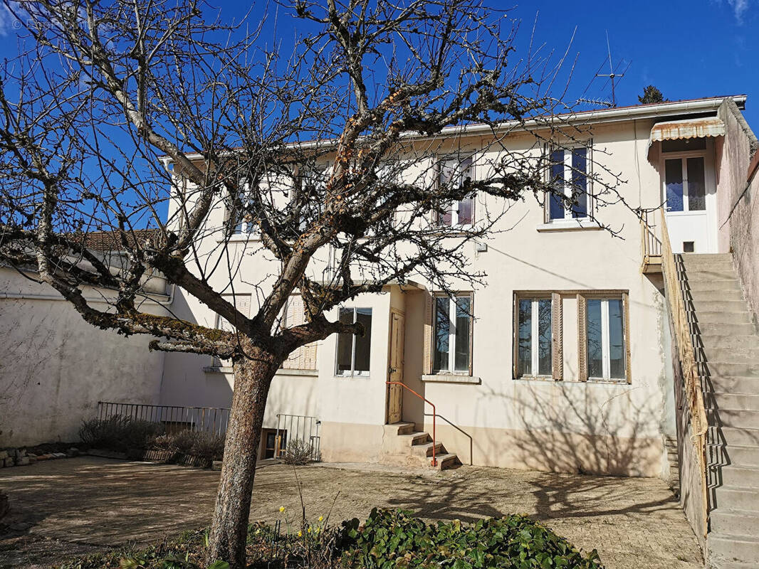 Maison à OYONNAX