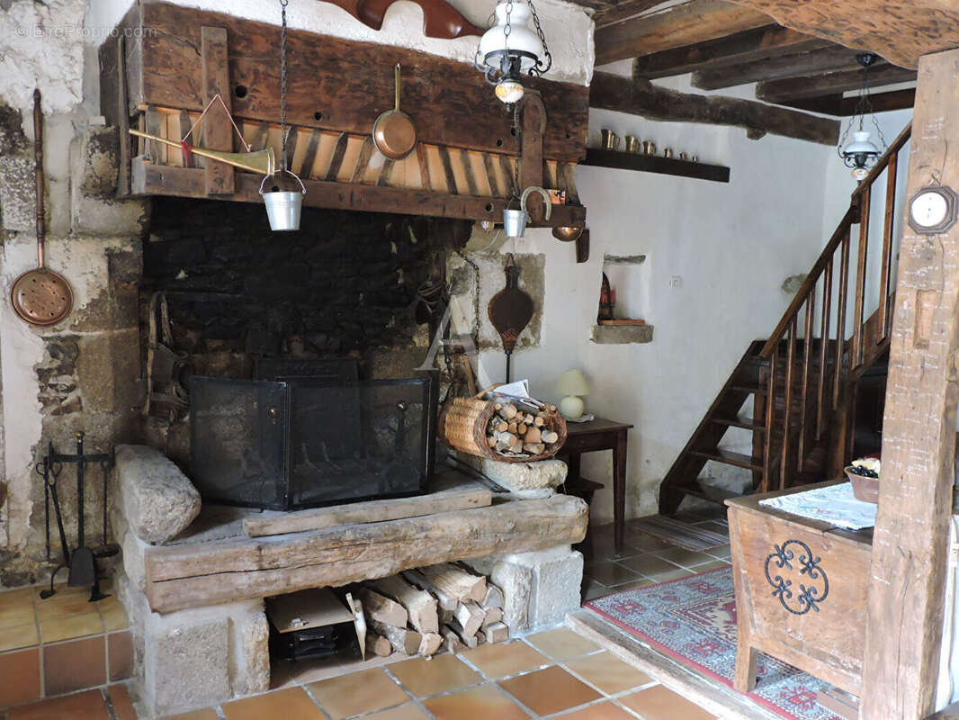Maison à SAINT-FRAIMBAULT-DE-PRIERES