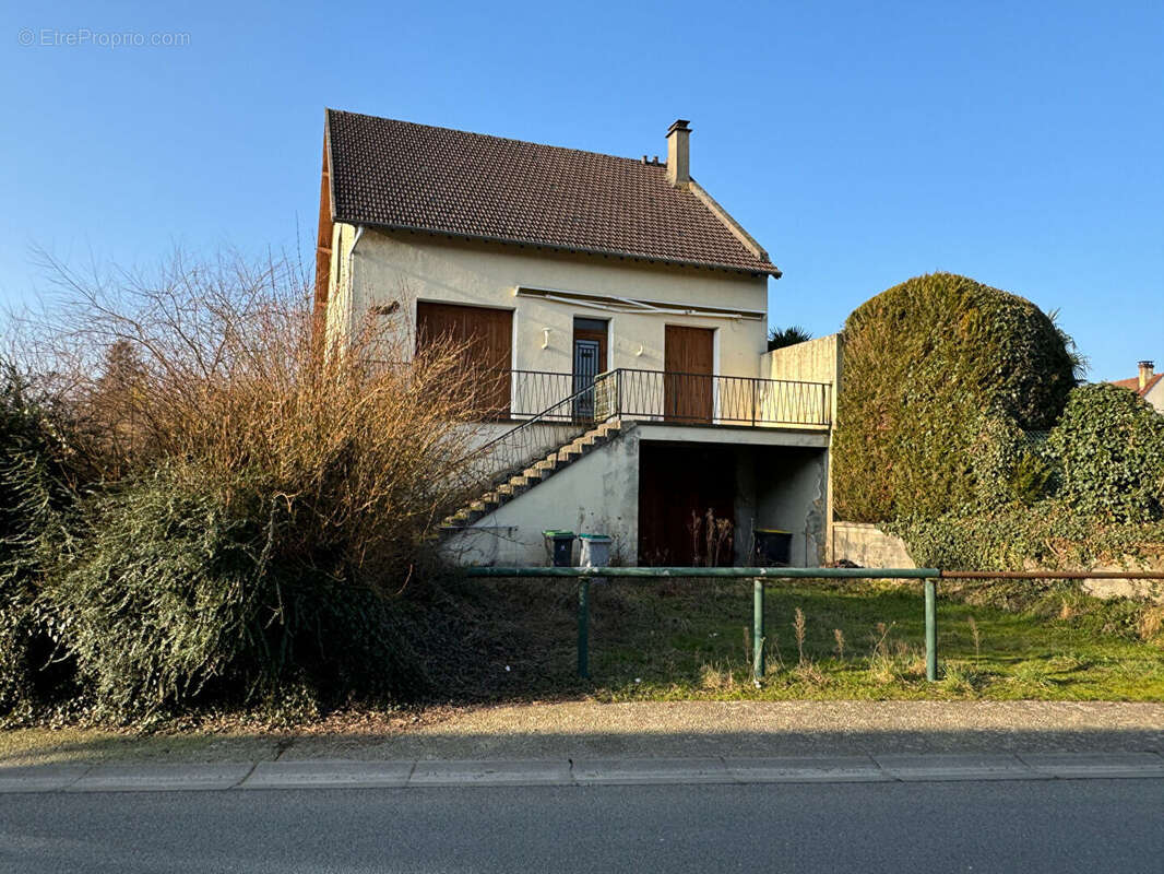 Maison à ENNERY