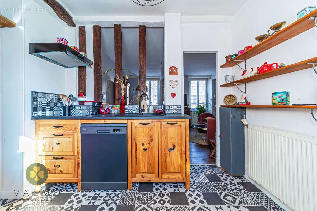 Appartement à LA QUEUE-LES-YVELINES