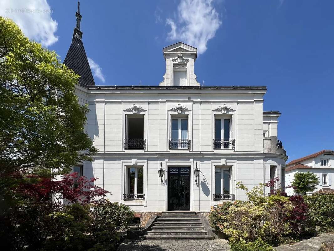 Maison à SAINT-MAUR-DES-FOSSES