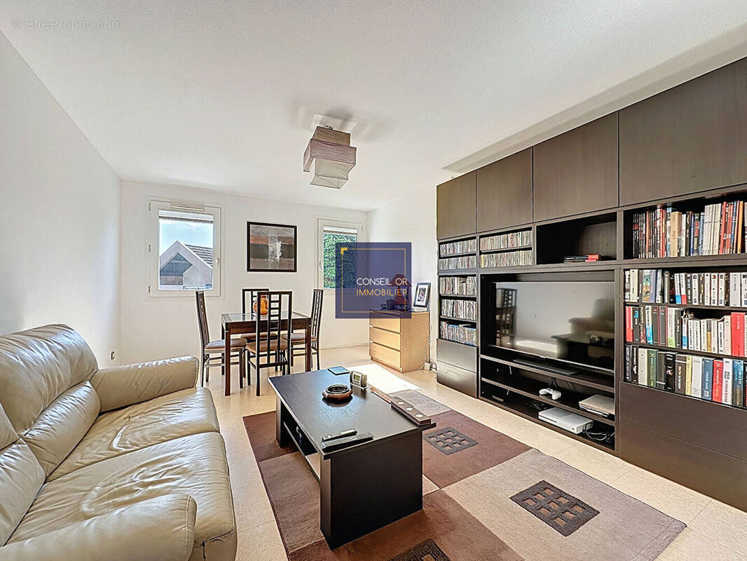 Appartement à SAINT-GENIS-LAVAL