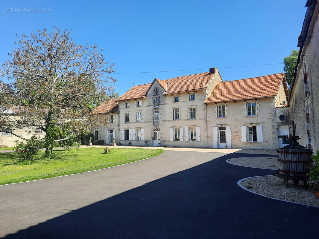 Maison à AIGREFEUILLE-D&#039;AUNIS