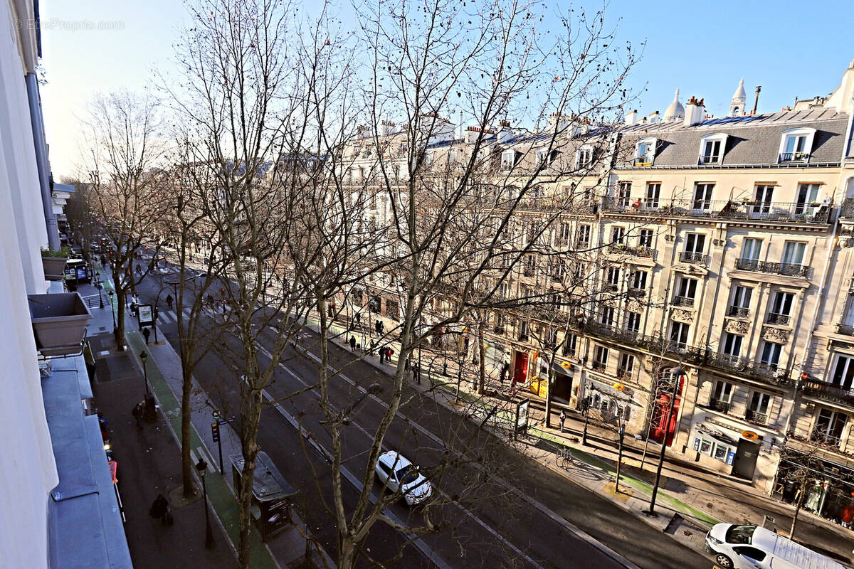 Appartement à PARIS-18E
