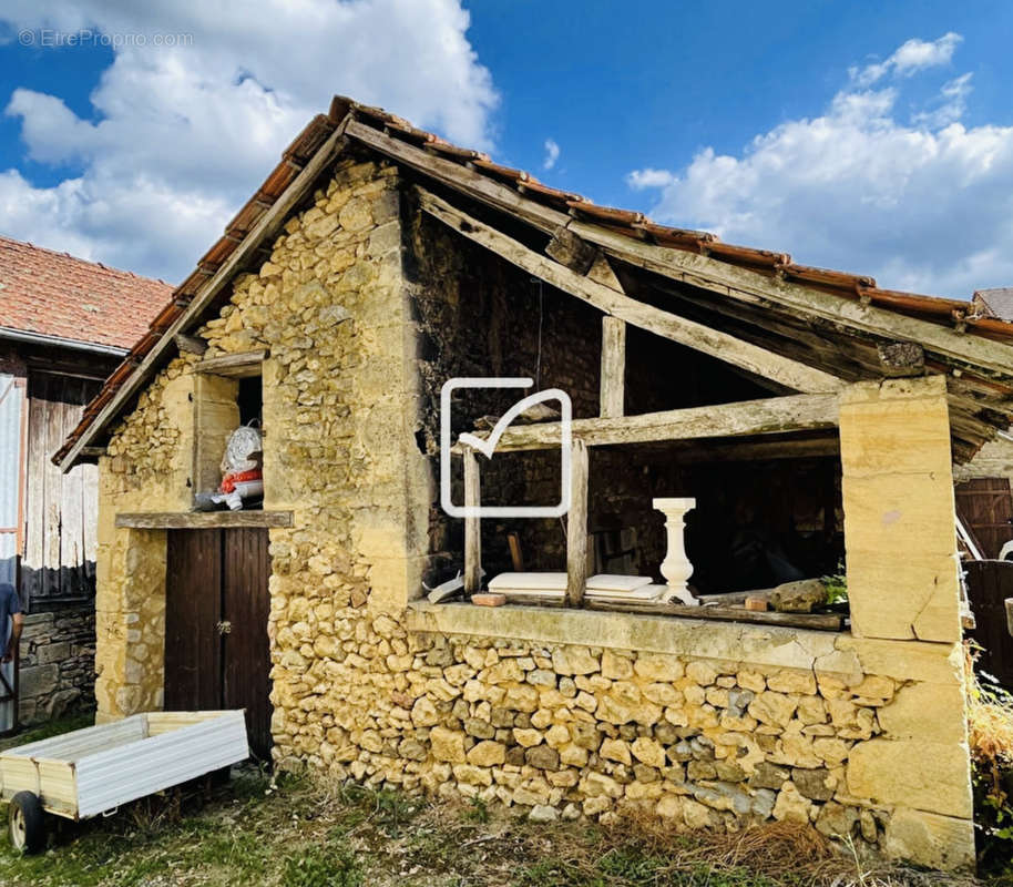 Maison à BEYNAC-ET-CAZENAC