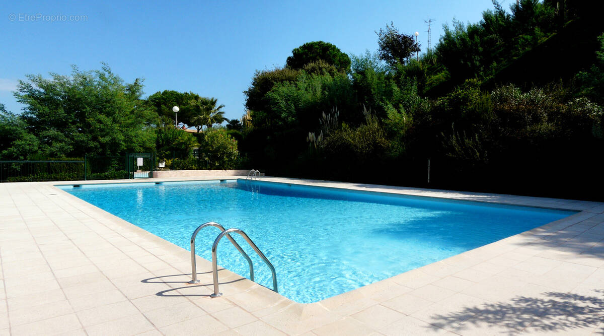 Appartement à VALLAURIS