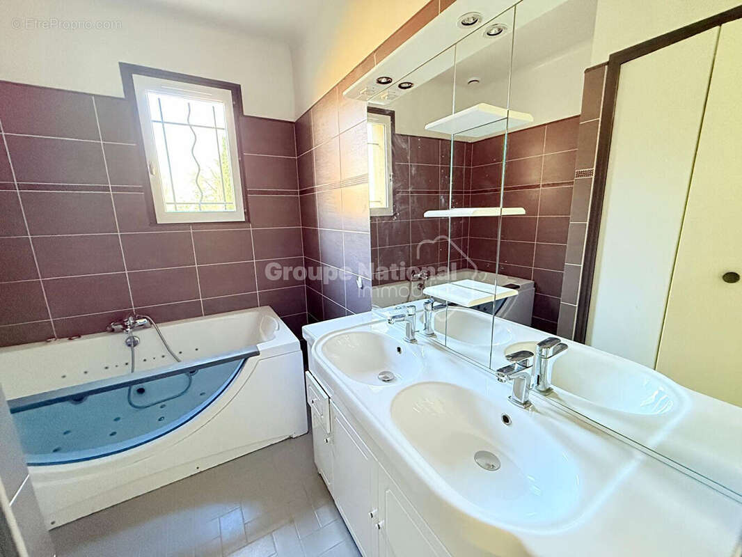 Appartement à AUBIGNAN