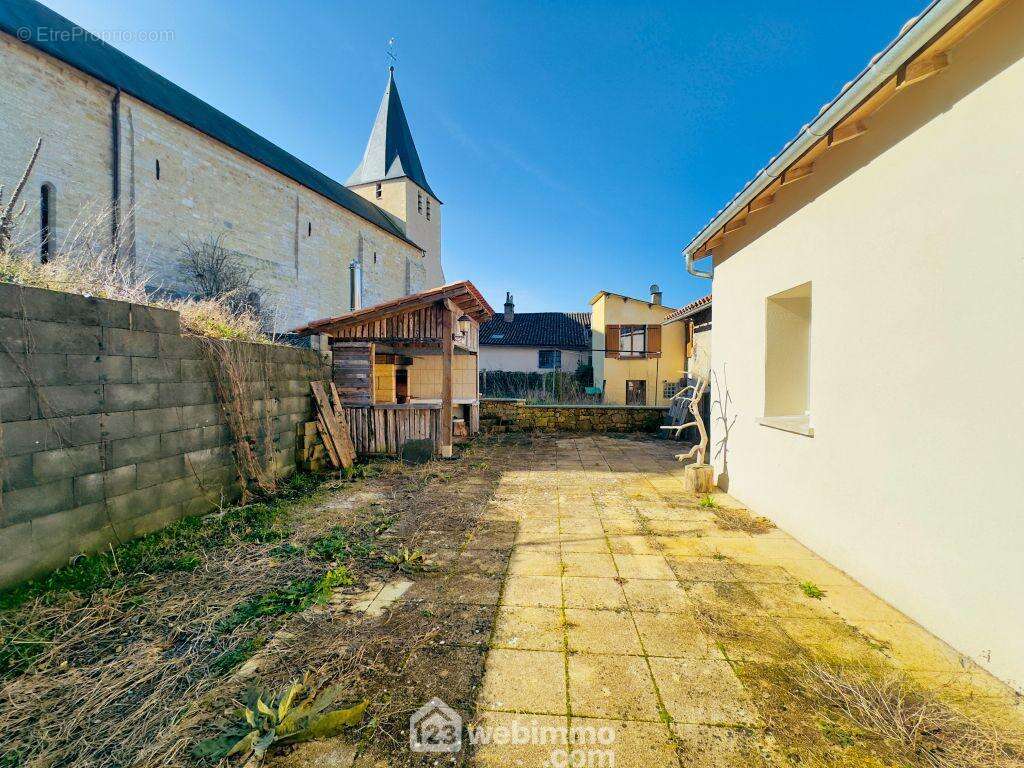 ... à la terrasse sans vis-à-vis, - Maison à CELLE-LEVESCAULT