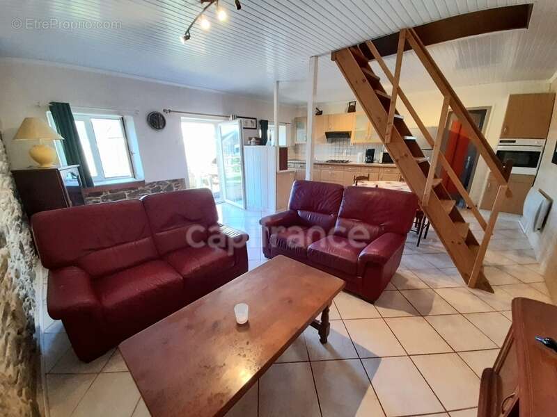 Maison à PLOMODIERN
