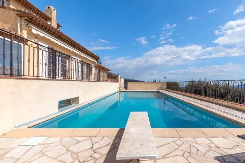 Maison à FREJUS