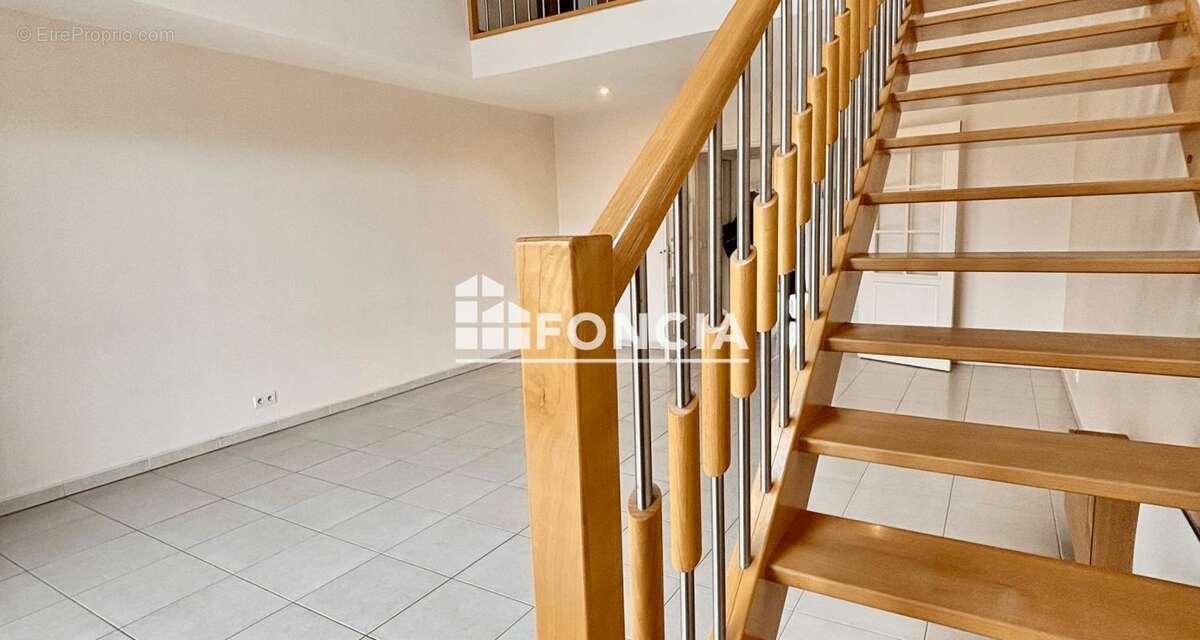 Appartement à SAINT-MAUR-DES-FOSSES