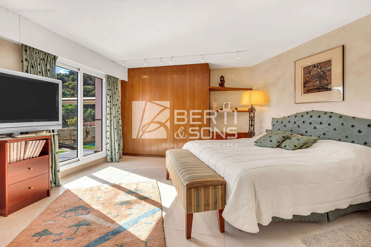 Appartement à MANDELIEU-LA-NAPOULE