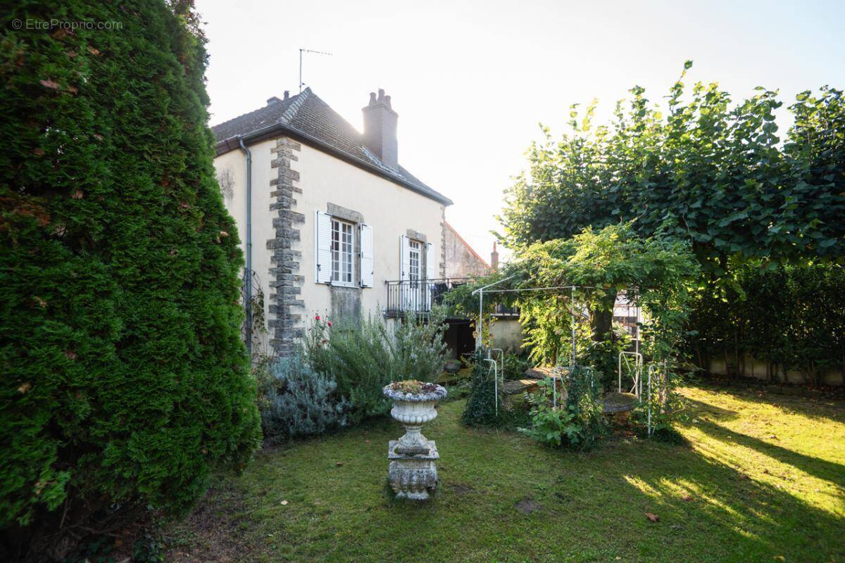 Maison à NOLAY
