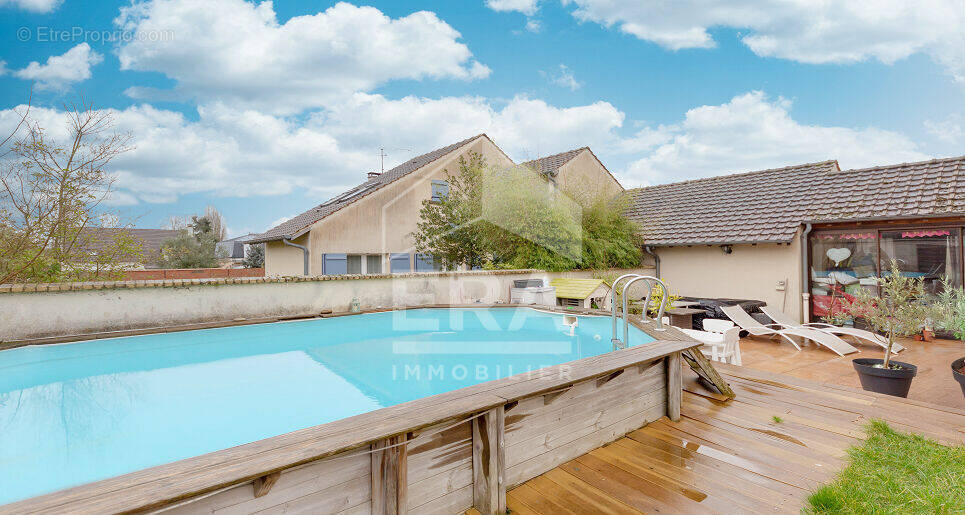 Maison à ROISSY-EN-BRIE