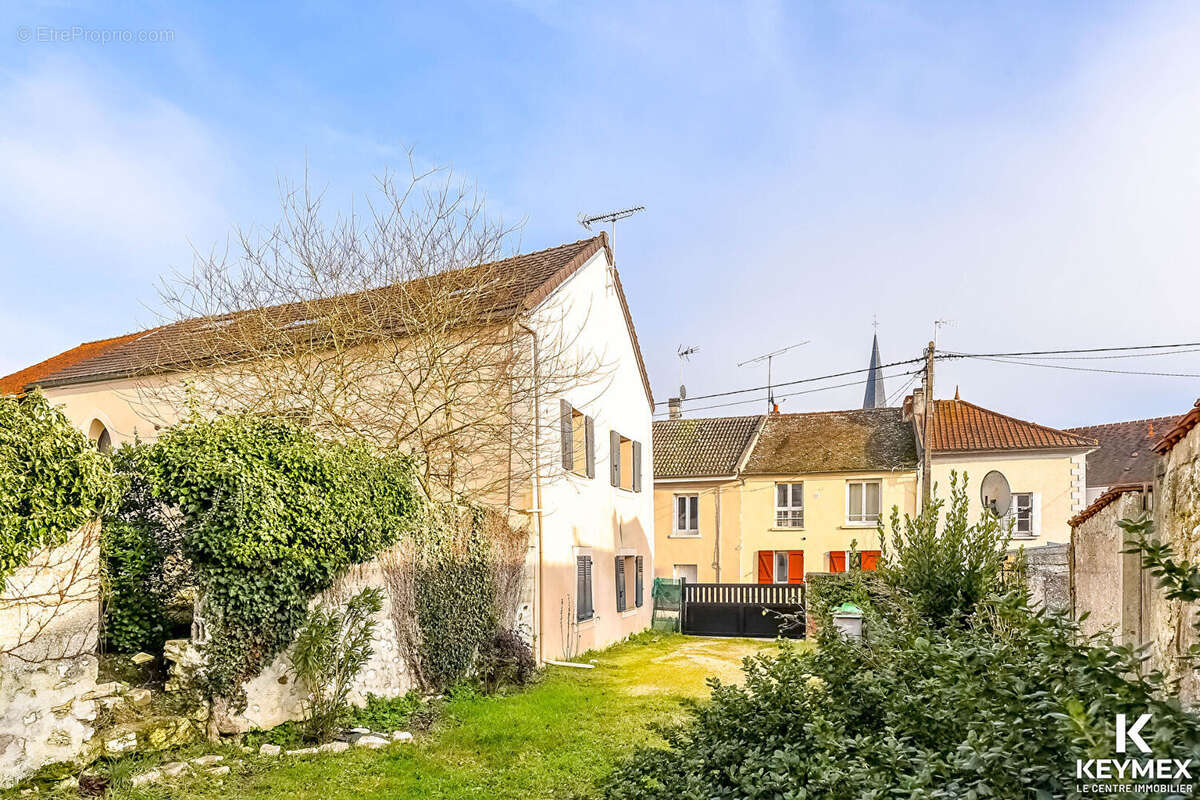 Appartement à FONTENAY-EN-PARISIS