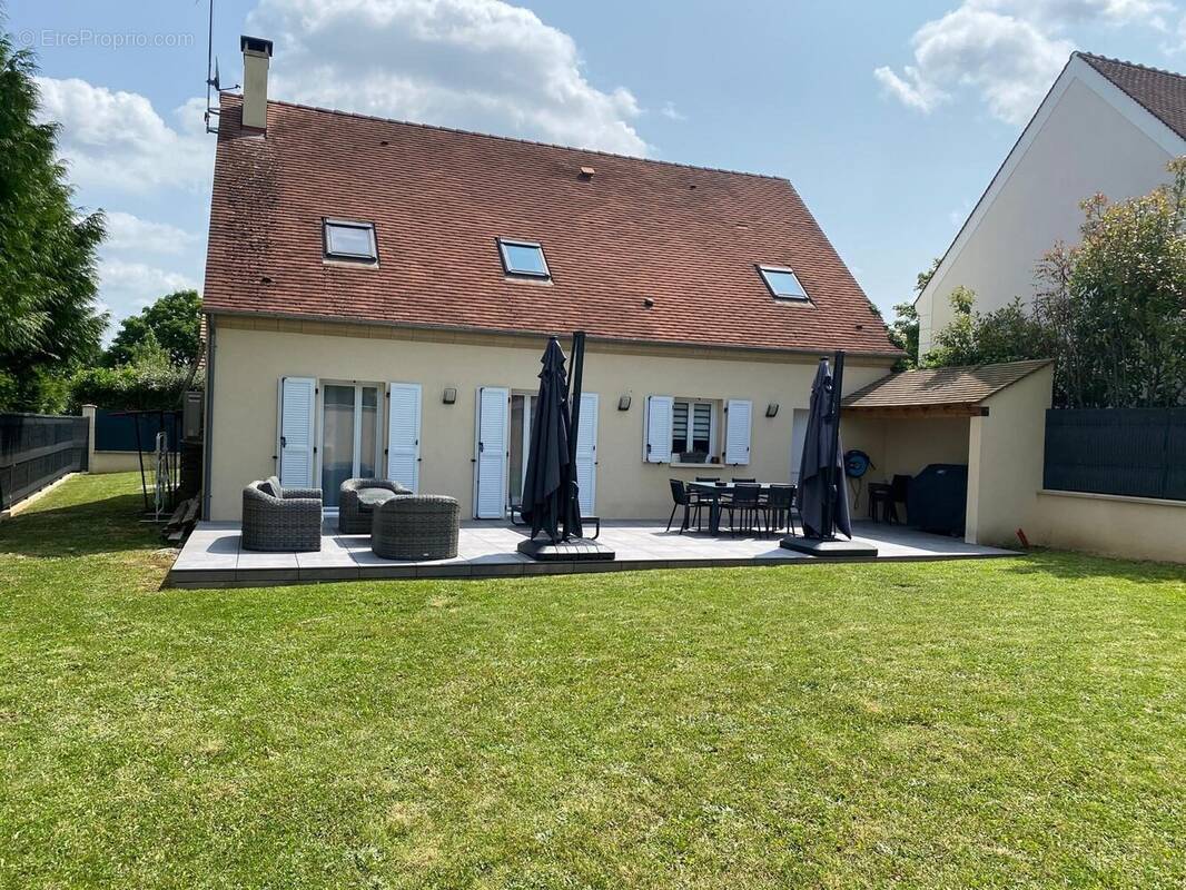 Maison à VILLECRESNES