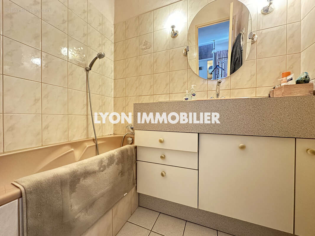 Appartement à LYON-8E
