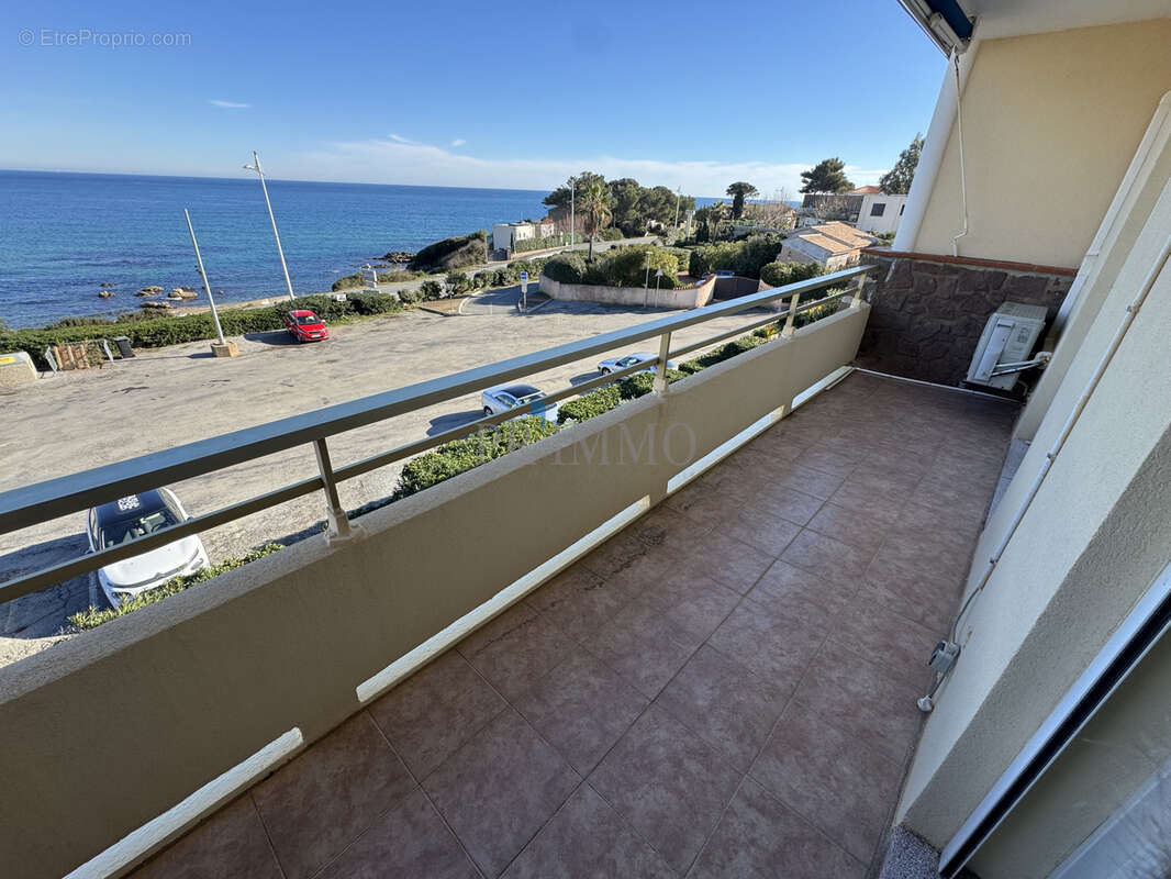 Appartement à ROQUEBRUNE-SUR-ARGENS