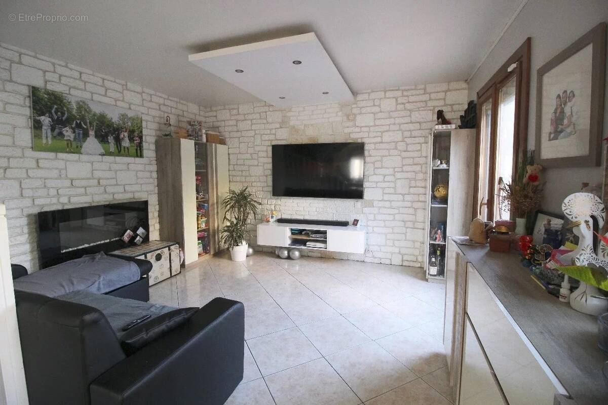 Maison à ROISSY-EN-BRIE