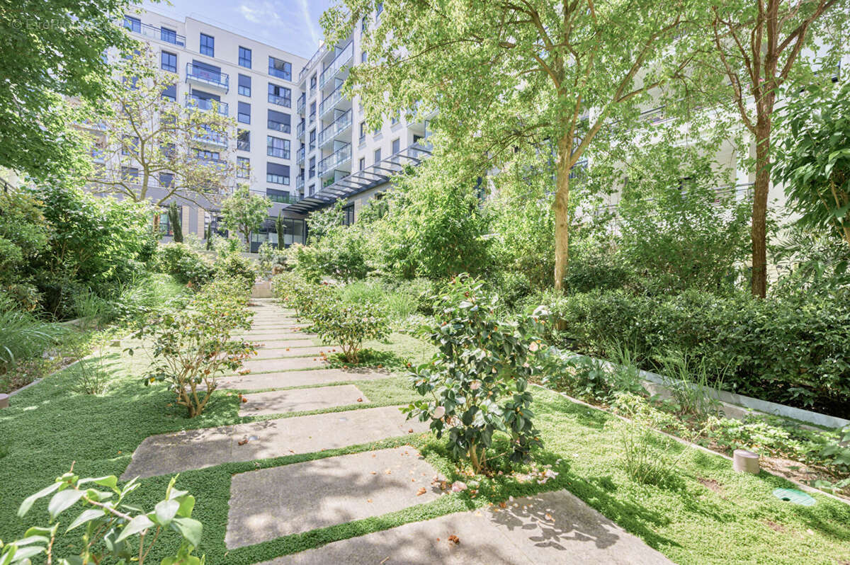 Appartement à SURESNES