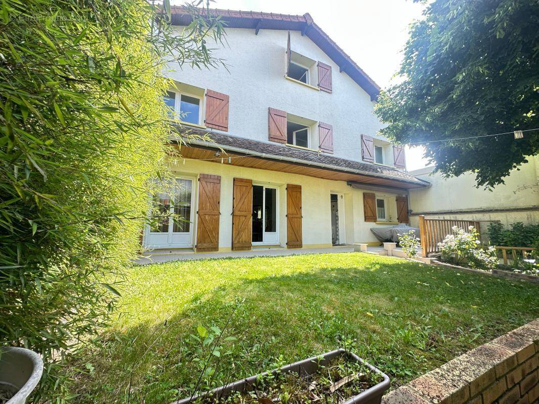Maison à SAINT-MAUR-DES-FOSSES