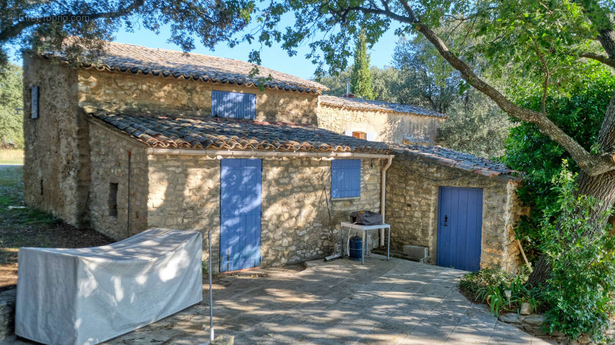 Maison à CUCURON