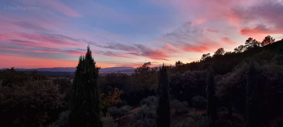 Photo 4 - Maison à SEILLONS-SOURCE-D&#039;ARGENS