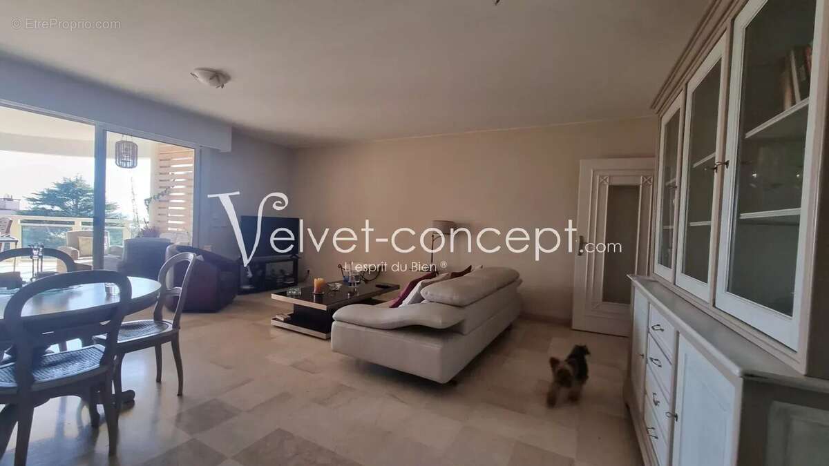 Appartement à LE CANNET