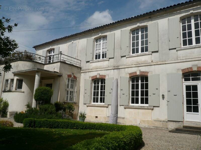 Maison à COGNAC