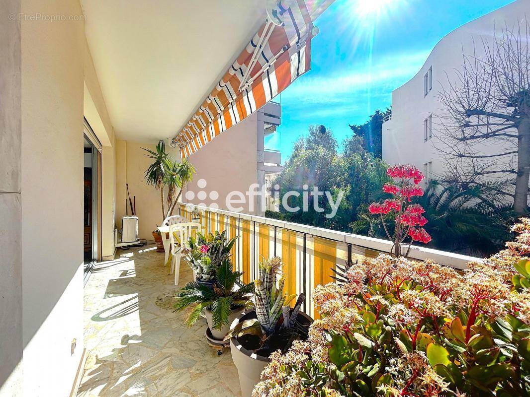 Appartement à LE CANNET