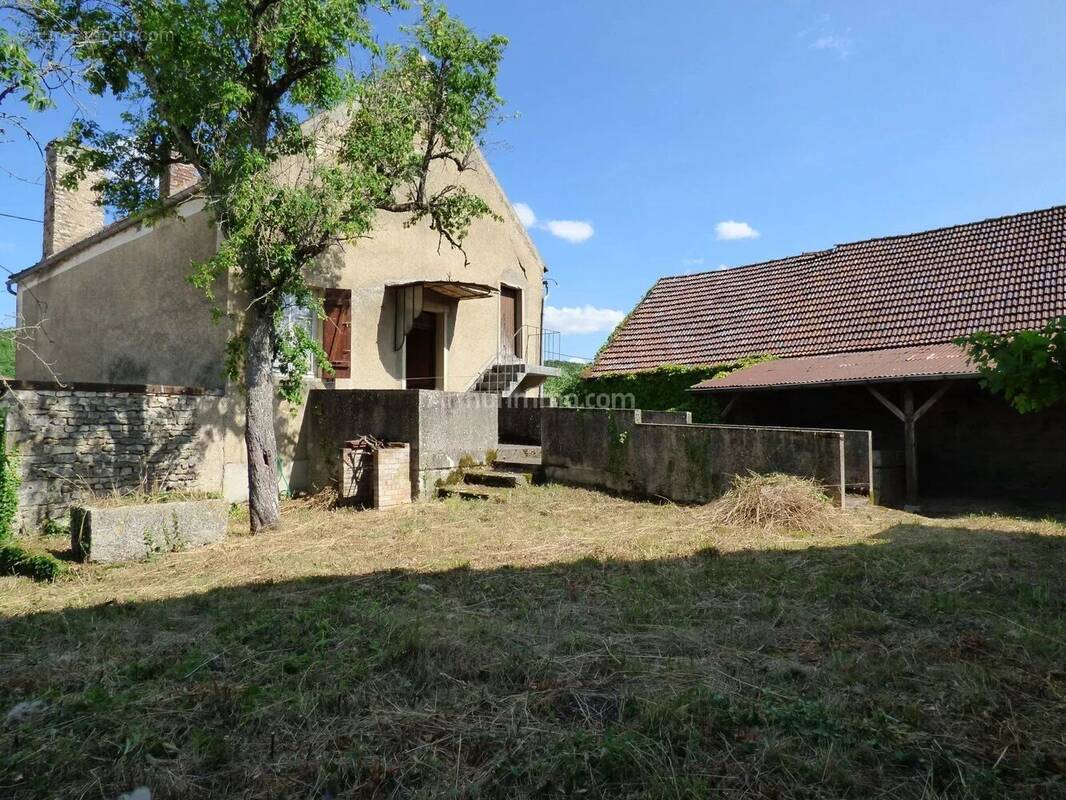 Maison à NOYERS