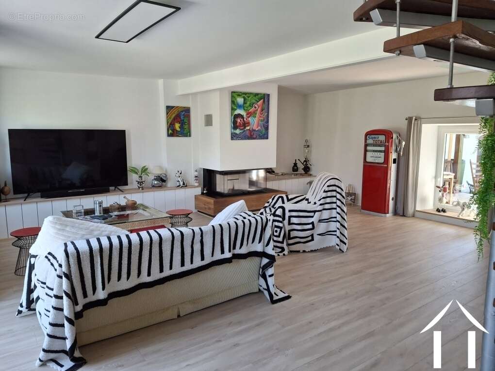 Maison à LA COMELLE