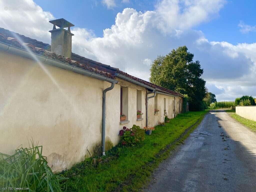 Maison à CIVRAY