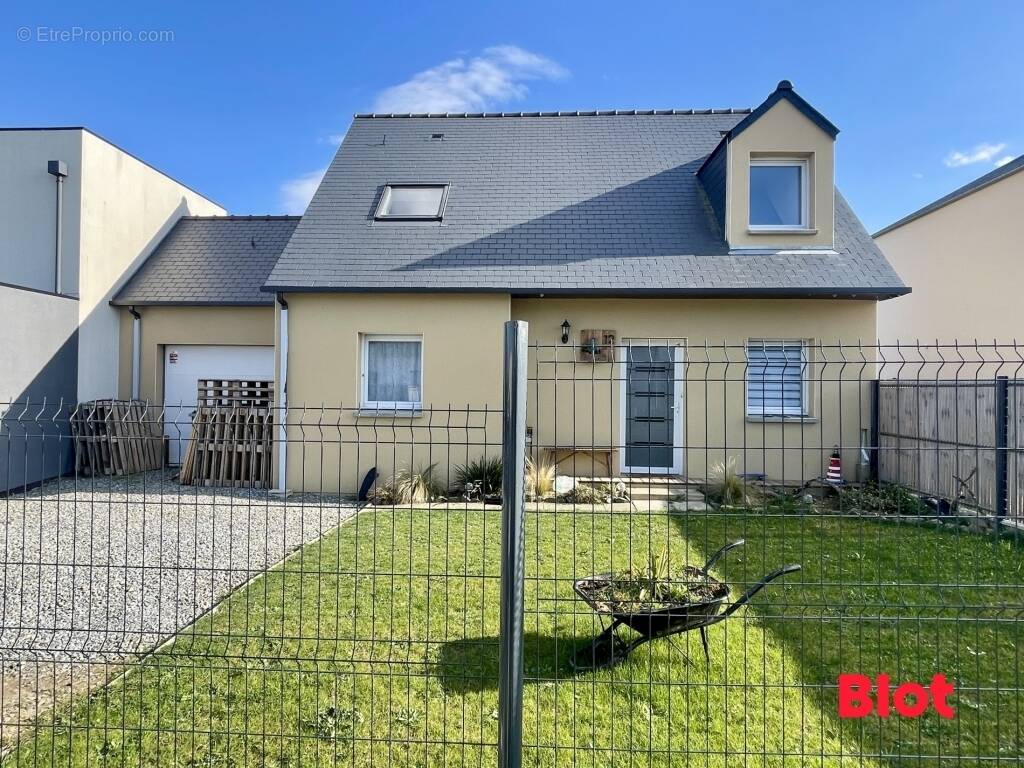 Maison à PLESSIX-BALISSON