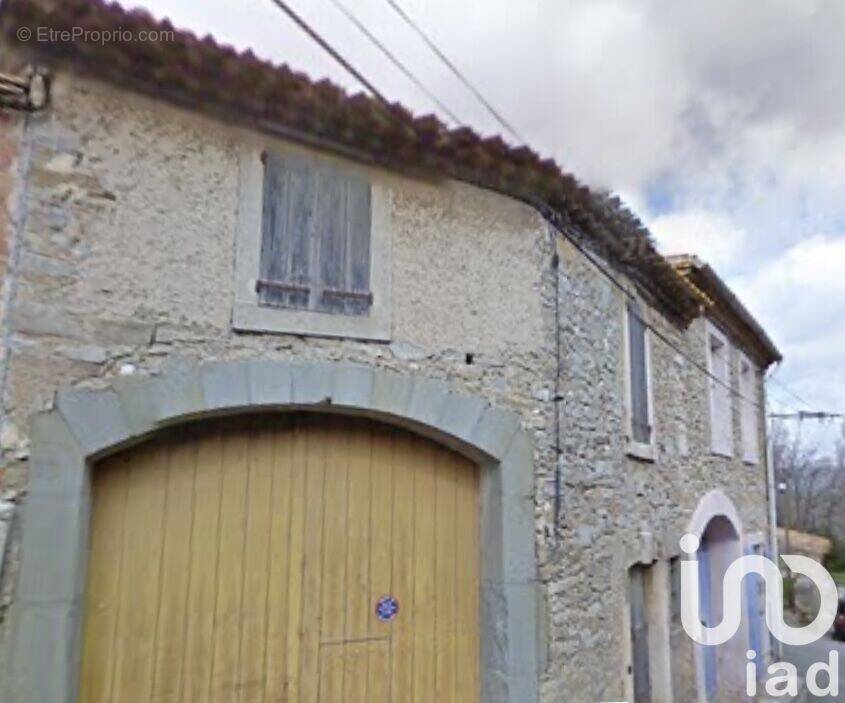 Photo 1 - Parking à PEPIEUX