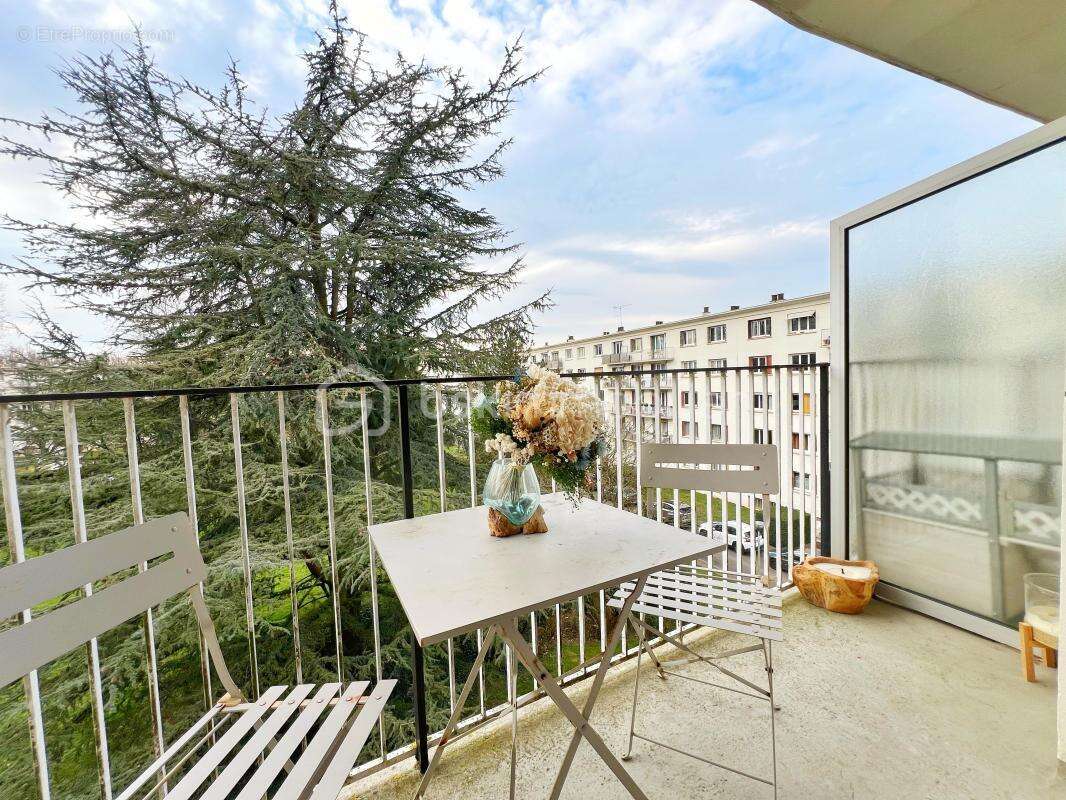 Appartement à LA CELLE-SAINT-CLOUD