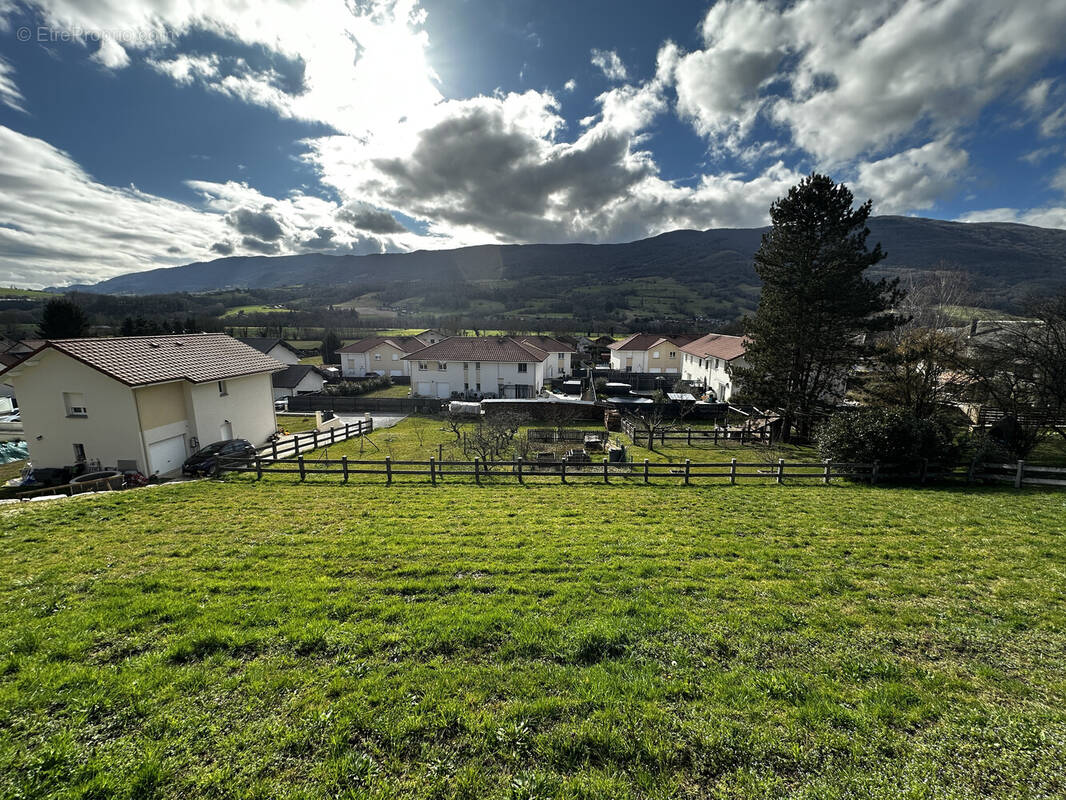 Terrain à VALLIERES