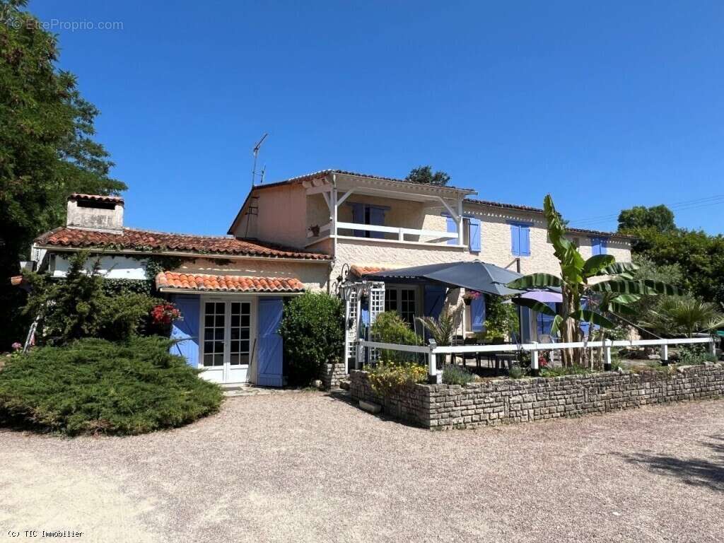 Maison à VERTEUIL-SUR-CHARENTE