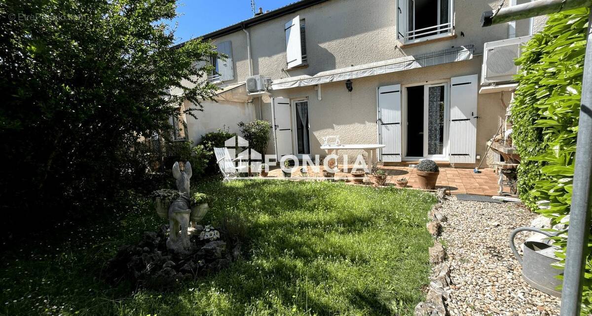 Maison à MILHAUD