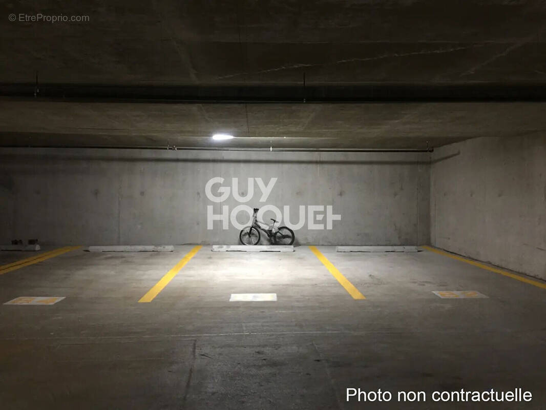 Parking à PARIS-15E