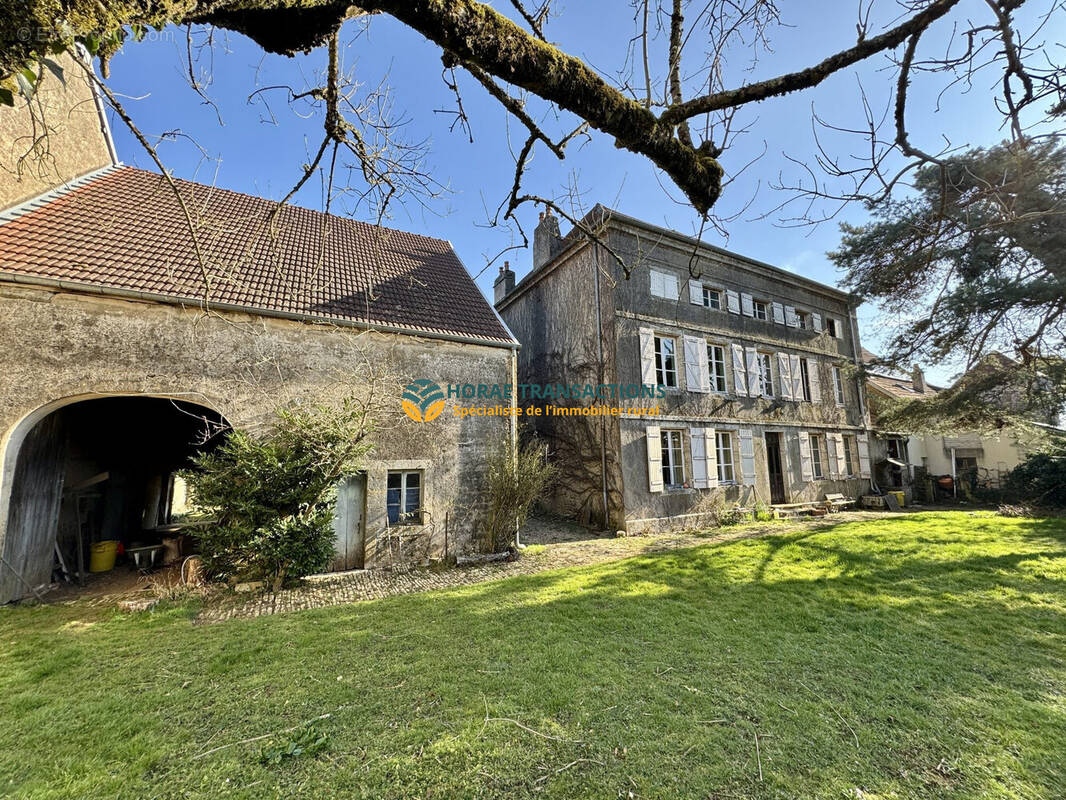 Maison à PORT-SUR-SAONE