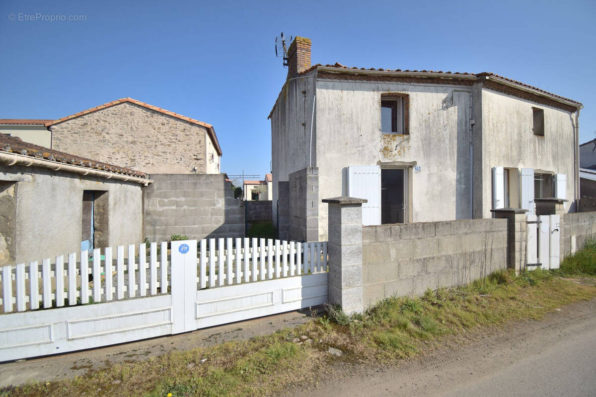Maison à GENESTON