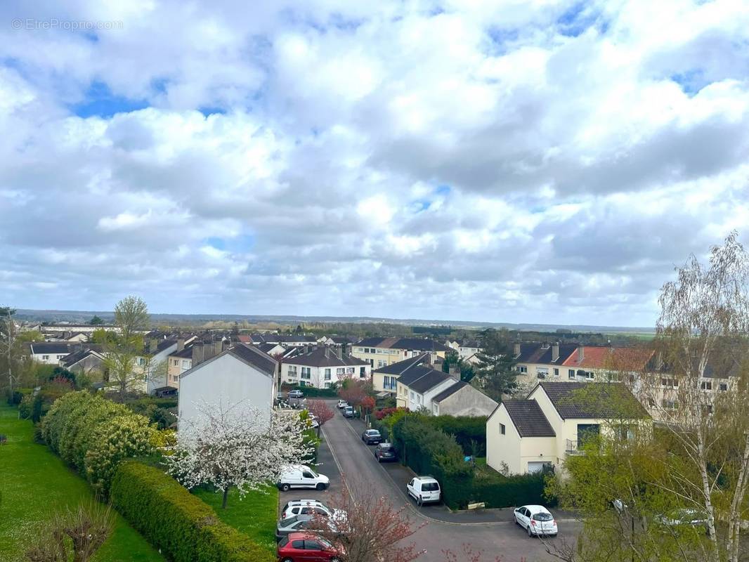 Appartement à LES CLAYES-SOUS-BOIS