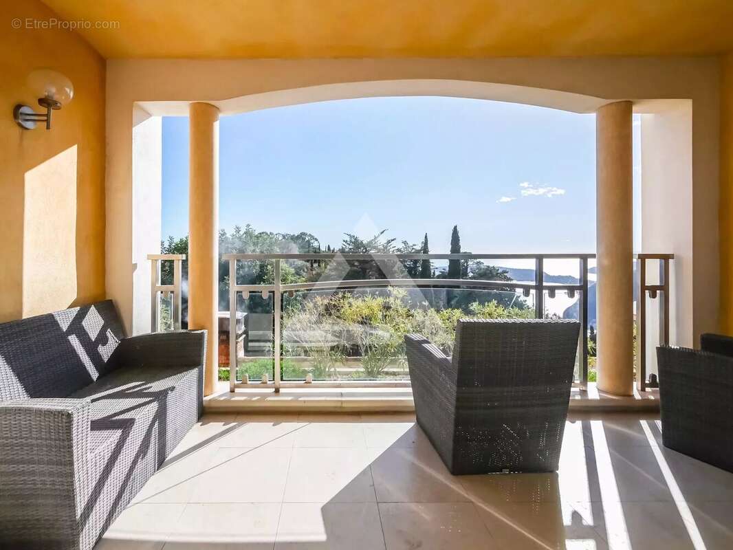 Maison à EZE