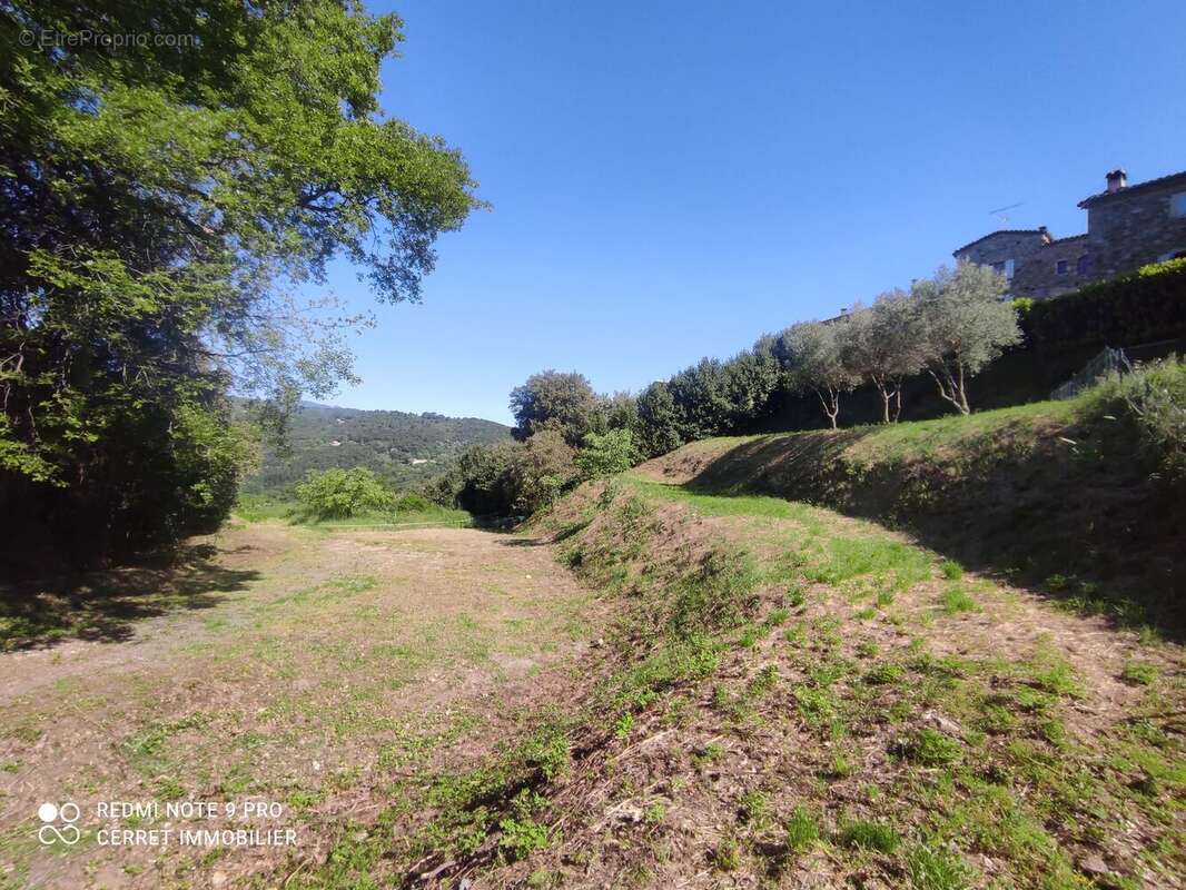Terrain à MONOBLET