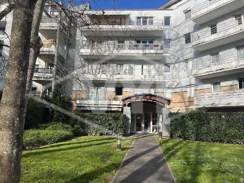 Appartement à COMBS-LA-VILLE
