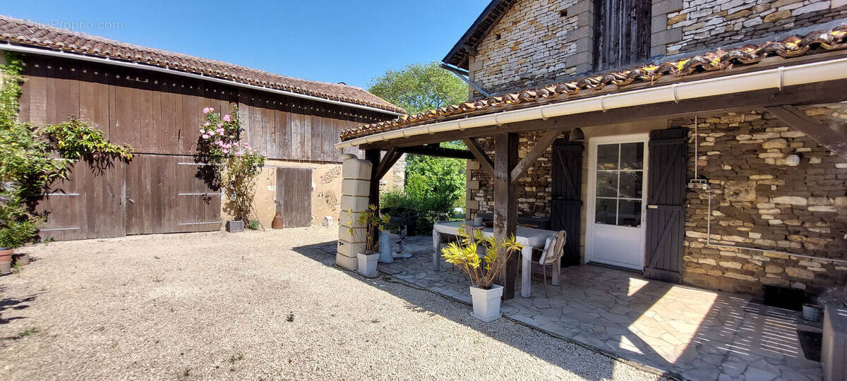 Maison à SAINT-JEAN-DE-SAUVES