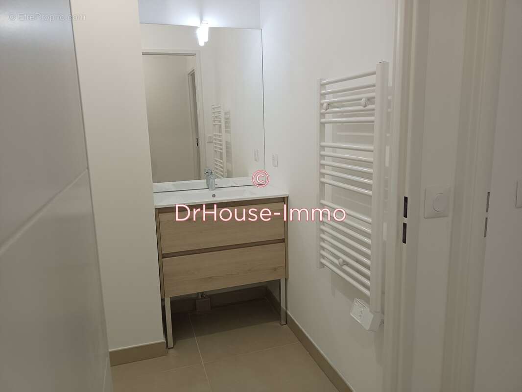 Appartement à LA CRAU