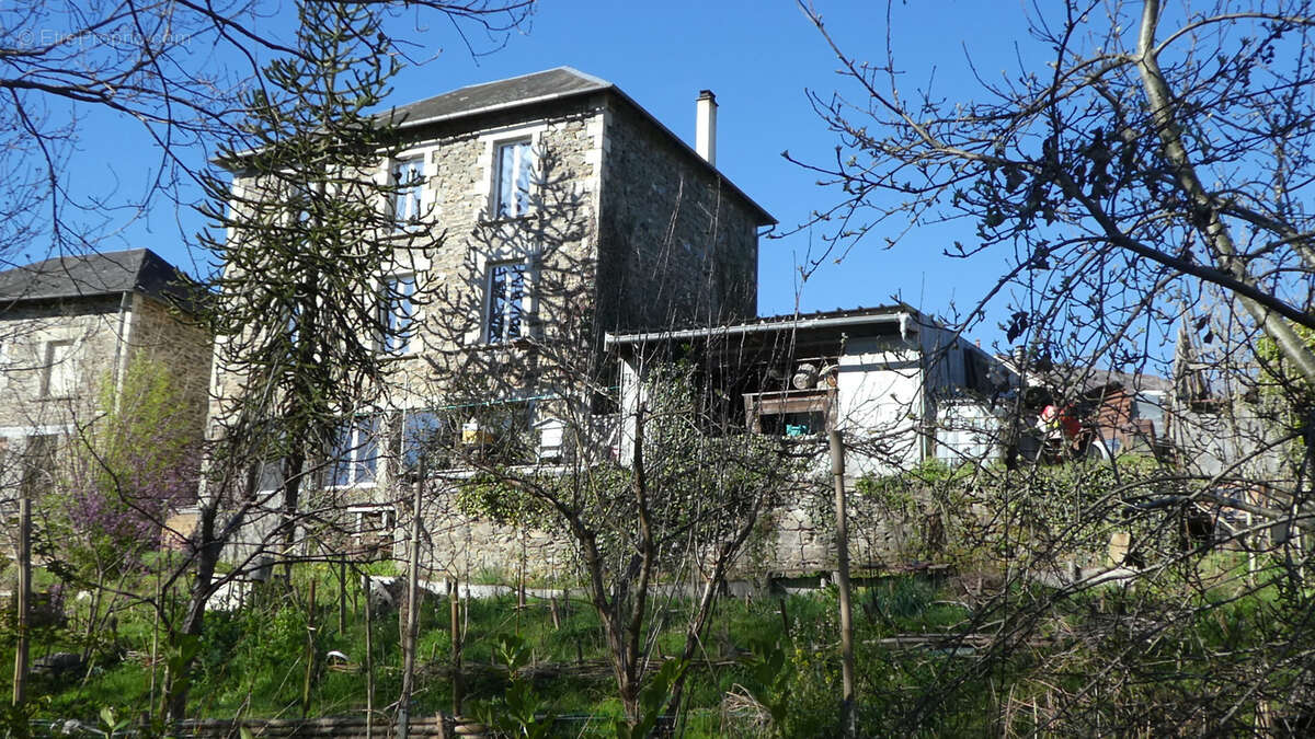 Maison à SUSSAC